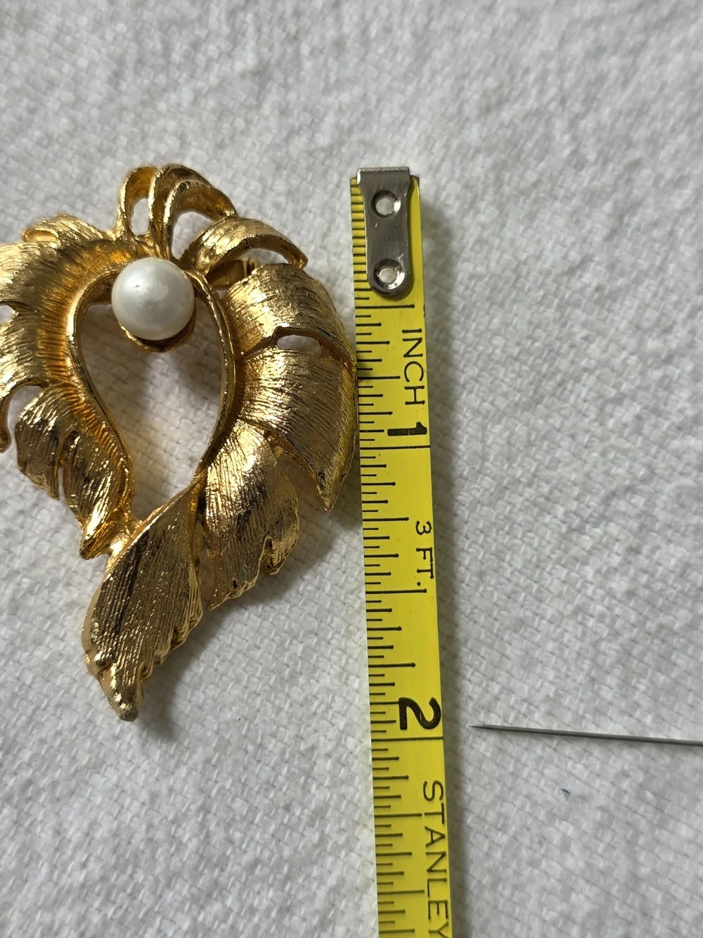 Jacqueline Ferrar Brooch Gold Tone Leaf Pearl Accent 2in